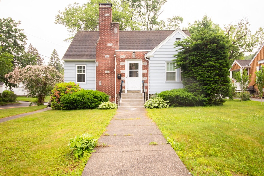 Building Photo - 12 Fisher Rd