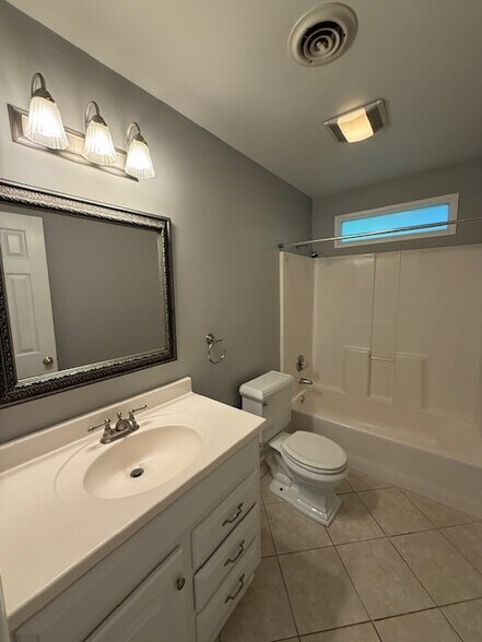 Building Photo - 3003 Honor Ct