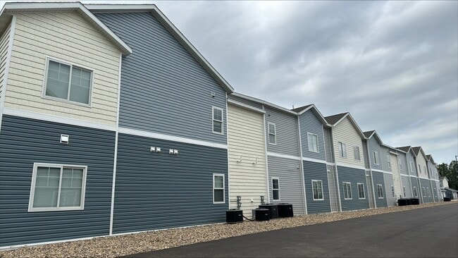 Building Photo - Windom Landing