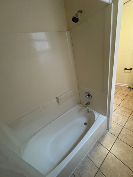 Building Photo - 4320 Walnut St