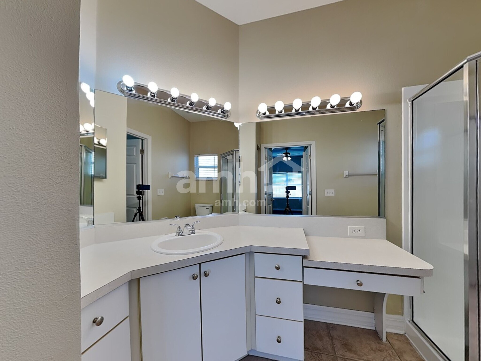 Building Photo - 823 Springwood Cir