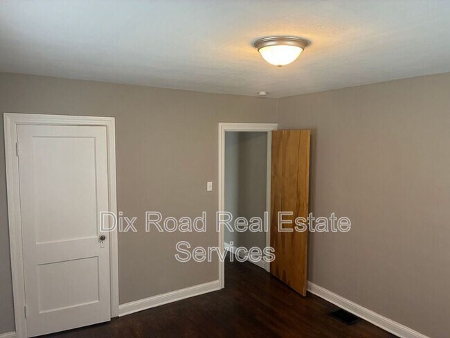 Building Photo - 112 Iroquois Ave