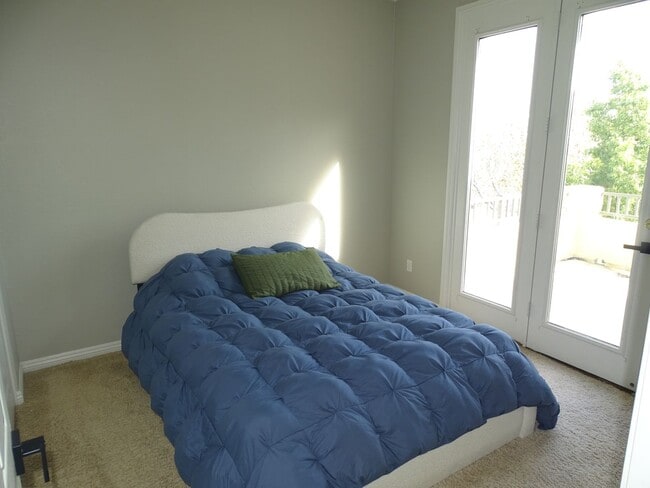 Building Photo - West Summerlin 5 Bedroom, Bed & Full Bath 1st Floor, Beauty