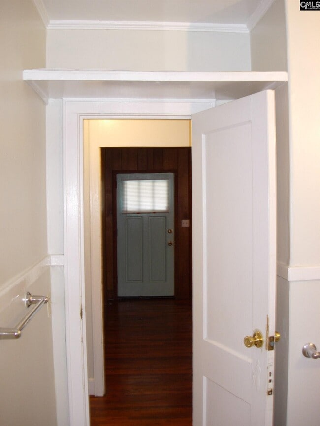 Building Photo - 704 S Bonham Rd