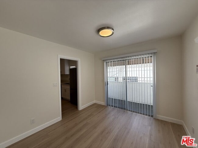 Building Photo - 314 S Clark Dr