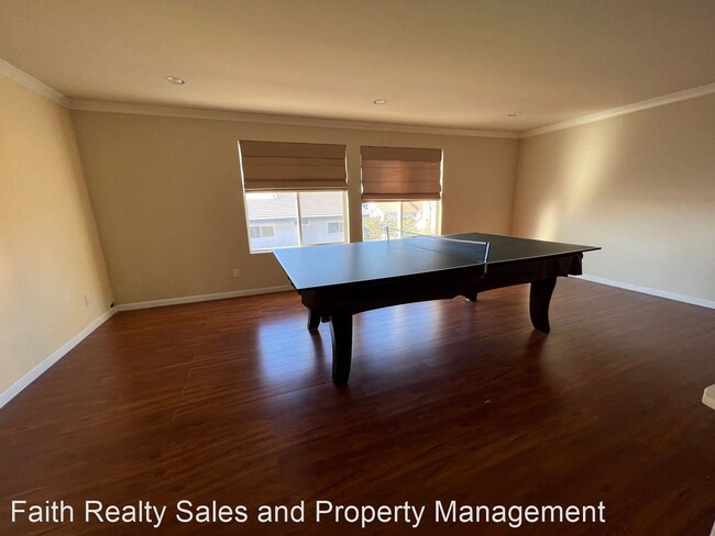 Building Photo - 4 br, 3 bath House - 913 W. Alfred Pl