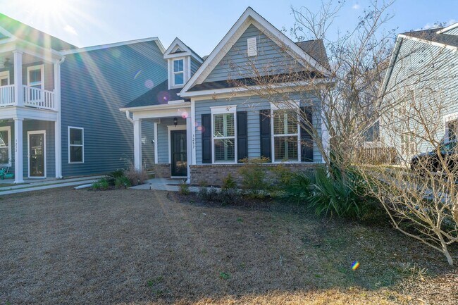 Building Photo - 3 Bedroom 2.5 Bath House in Boltons Landing - West Ashley