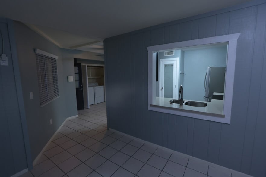 Arizona room - 10941 W Santa Fe Dr