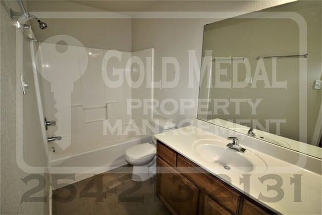 Building Photo - 4003 Cambridge Dr