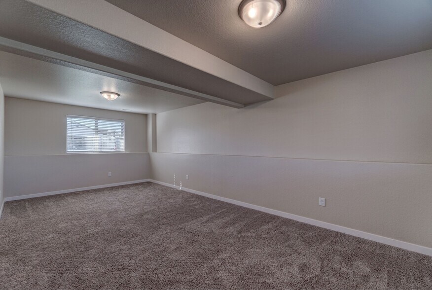 Building Photo - 6558 Abelia St