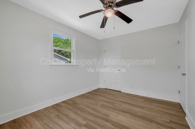 Building Photo - 738 McPherson Dr