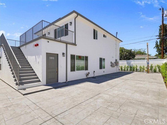 Building Photo - 2103 N Pass Ave