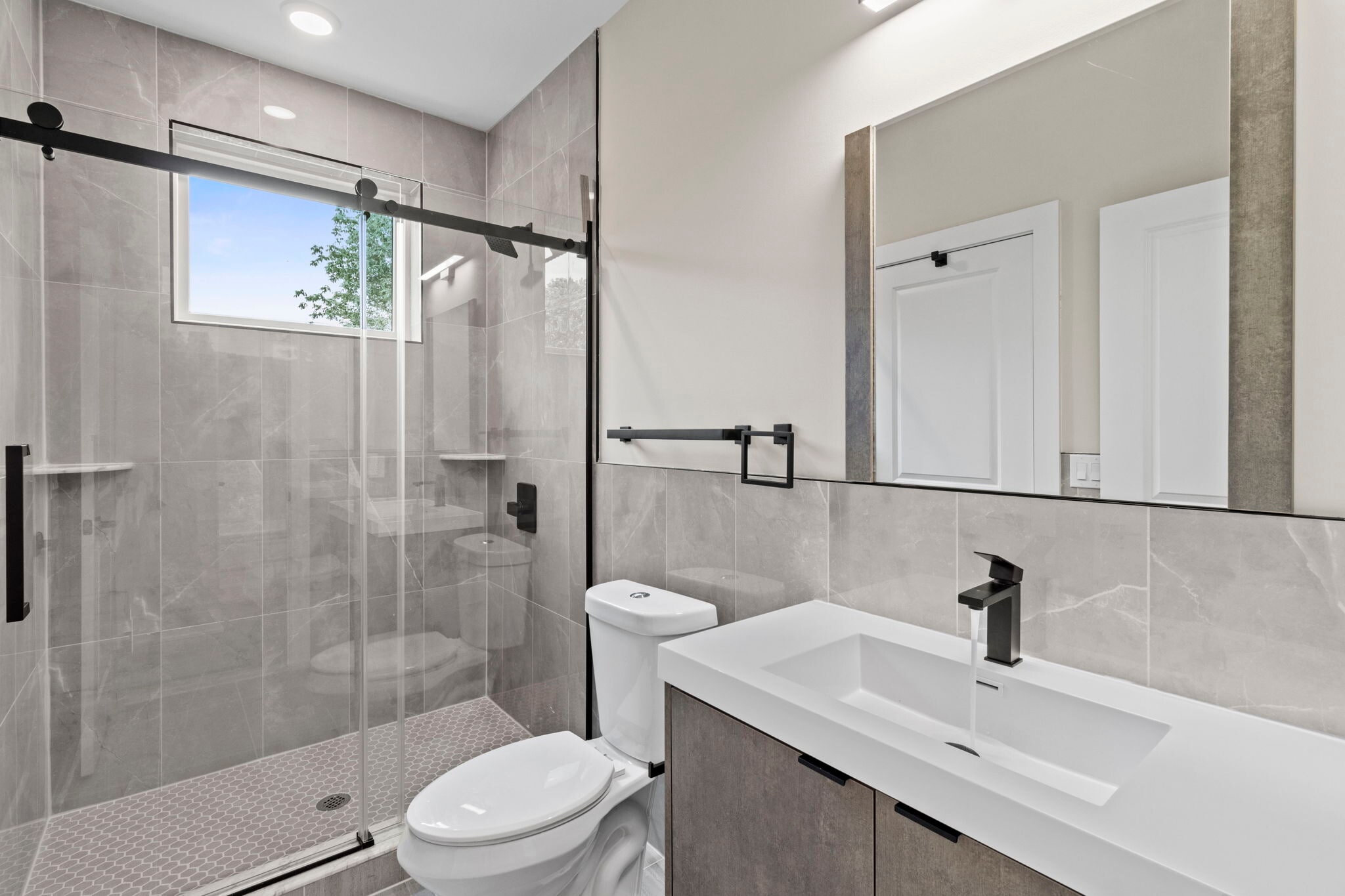 Building Photo - 2625 W Jefferson St