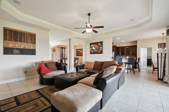 Building Photo - 6841 Bushnell Dr