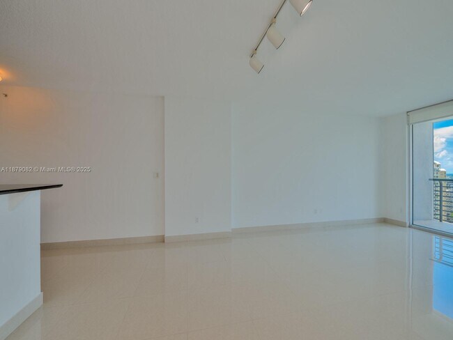 Building Photo - 325 S Biscayne Blvd