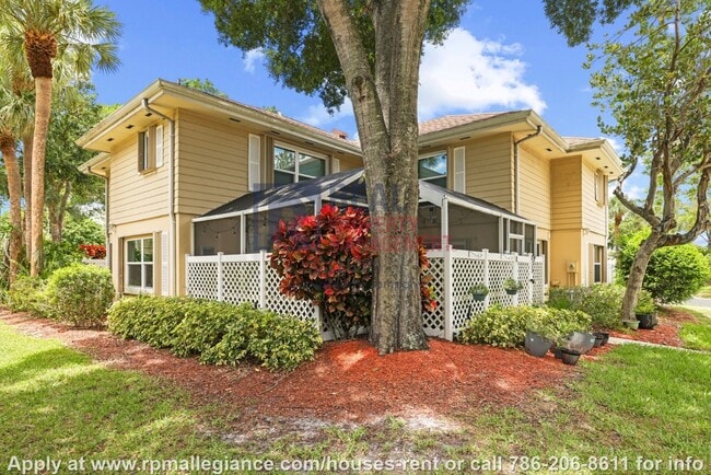 Building Photo - Stylish 2-Bedroom Townhome in Gated Boynto...