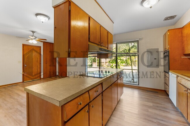 Building Photo - 2532 N Amidon Ave