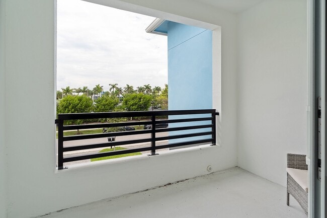 Covered balcony - Frederick Isles Townhomes