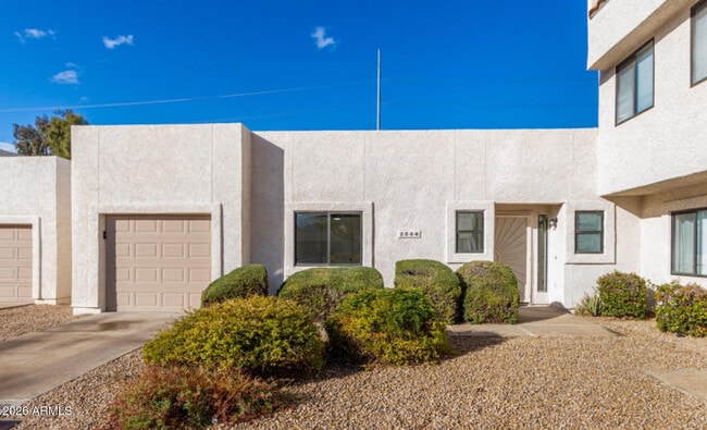 Building Photo - 2554 W Kathleen Rd