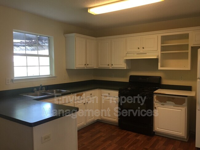 Building Photo - 1492 Cedar Creek Dr