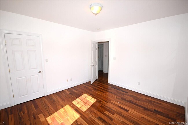 Building Photo - 21 Arrandale Ave