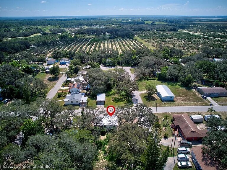 Building Photo - 1911 Roseland Ave