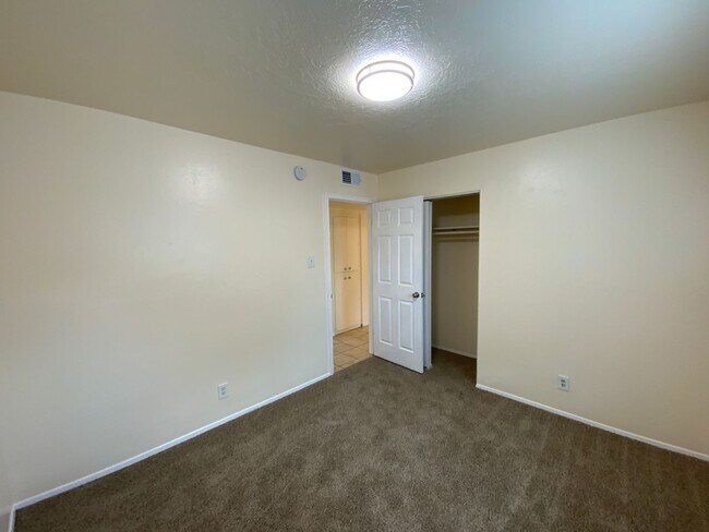 Building Photo - 4 Bedroom Single Story Home Available Near Tramway Blvd NE & Lomas Blvd NE!