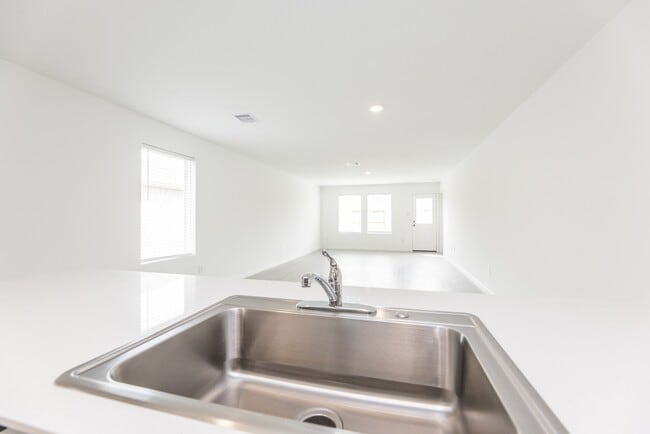 Building Photo - 6831 Lantana Leaf Ln