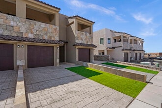 Building Photo - 6315 Escondido Dr