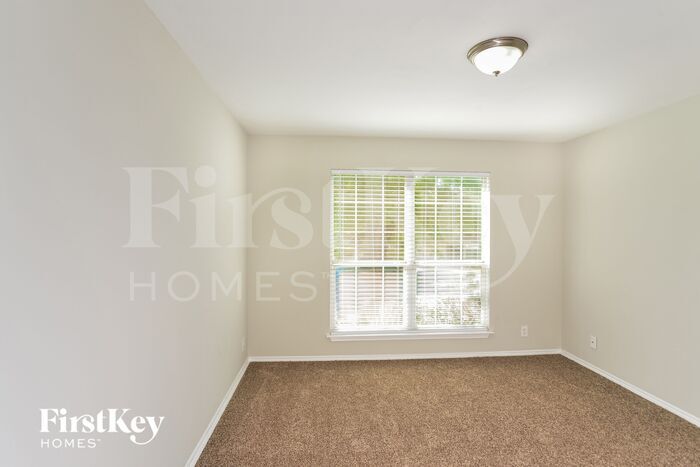 Building Photo - 654 Diamond Falls