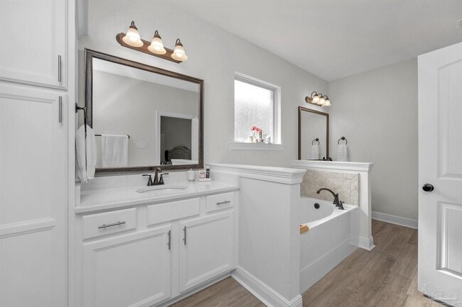 Building Photo - 5718 Oak Hvn Ln