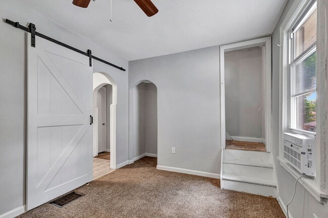 Building Photo - Single Family Home Mariemont