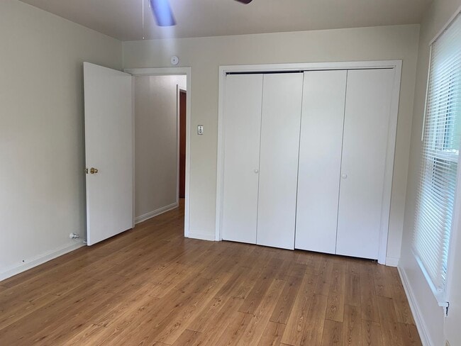 Building Photo - 2 BEDROOM NEAR SCOTT & WHITE