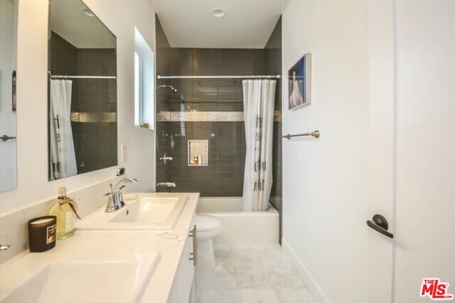 Building Photo - 4538 Abbey Pl