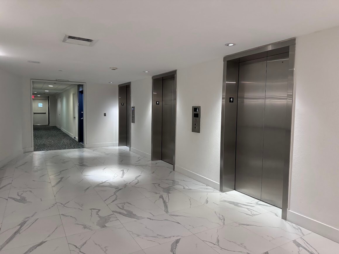 Building Photo - 1000 West Ave