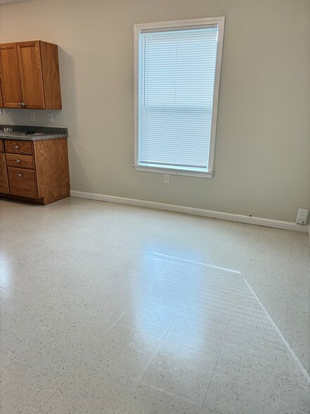 Dining Area - 2031 Blaine Ave