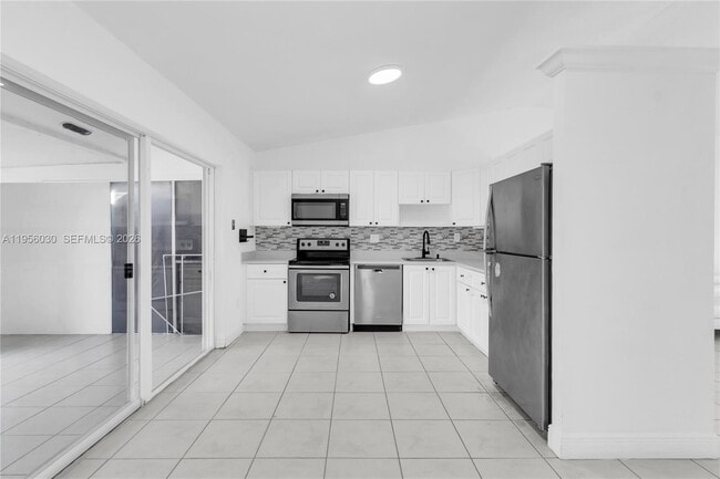 Building Photo - 7197 SW 152nd Pl