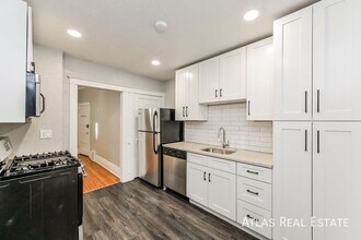 Building Photo - 476 N Washington St