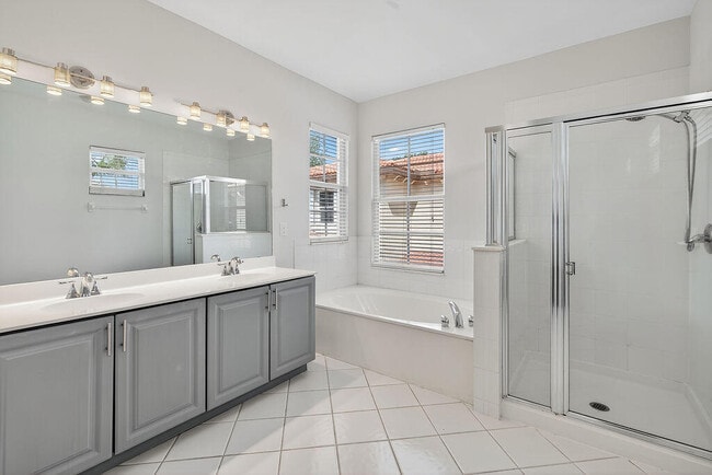 Building Photo - 318 September St