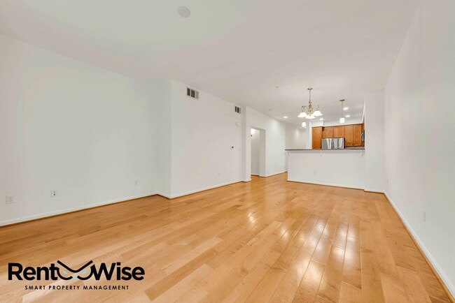 Building Photo - 1388 Broadway