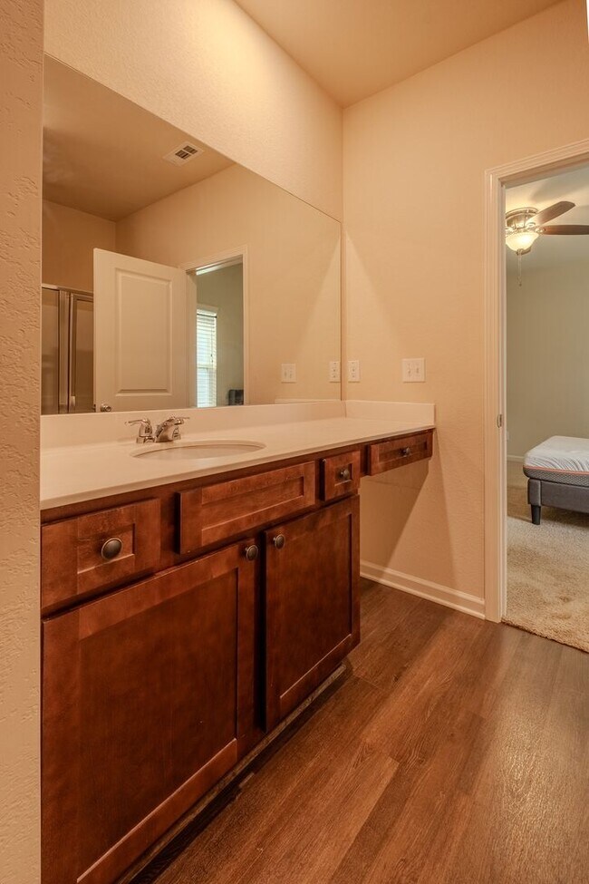 Building Photo - Move-In Ready 3BR Home | $2,100 with Lawncare or $2,000 Tenant Maintained
