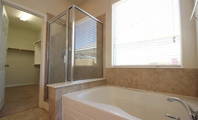 Building Photo - 3005 Angelina Ct