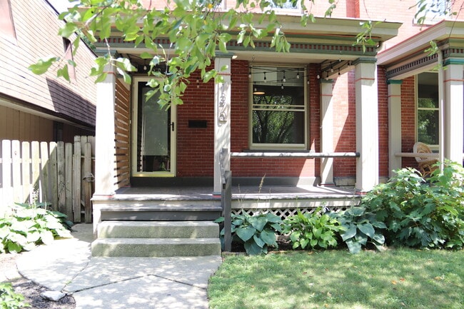 Primary Photo - 1370 Forsythe Ave