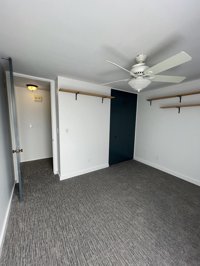 Building Photo - 6455 La Jolla Blvd