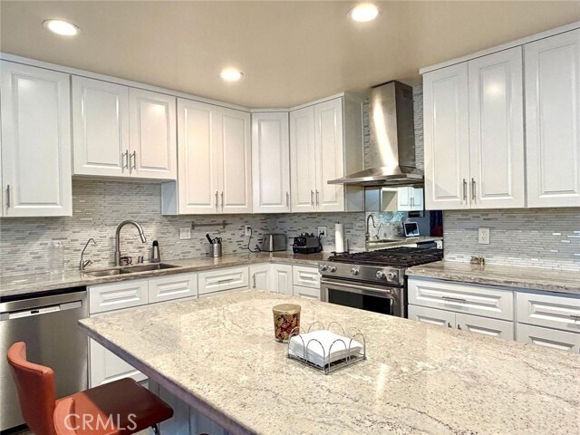 Building Photo - 17320 Alexandra Cir