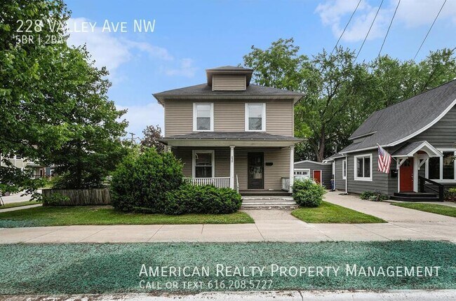 Primary Photo - 228 Valley Ave NW