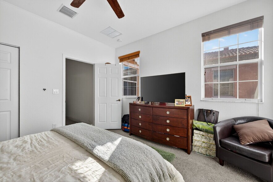 Building Photo - 14615 SW 14th St