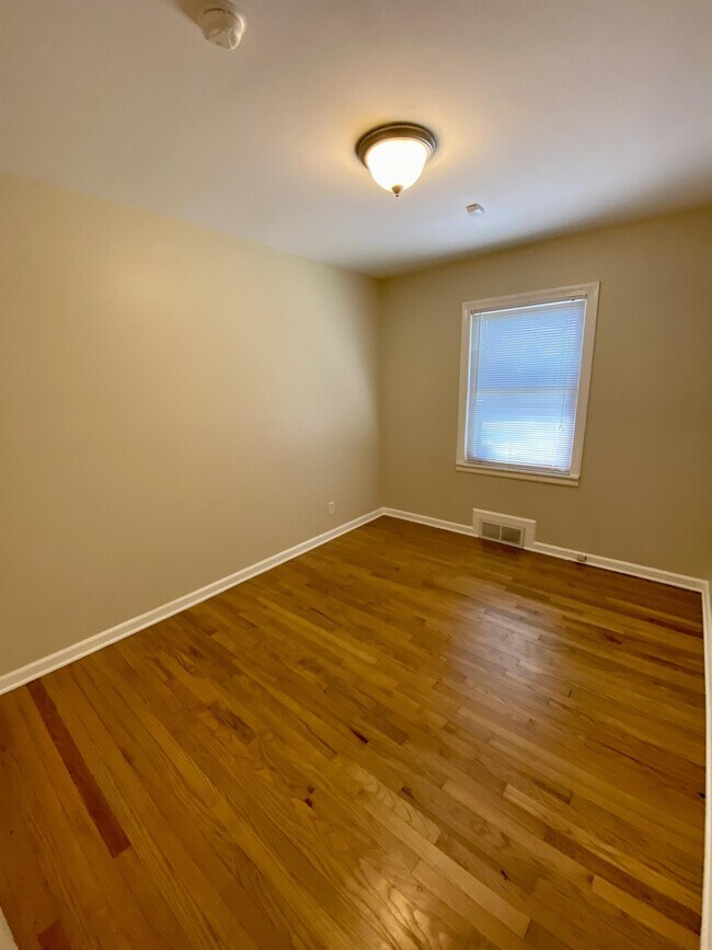 Building Photo - 6034 Juniper Dr