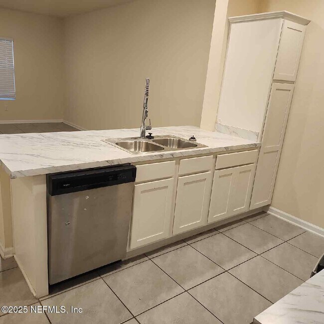 Building Photo - 86624 Shortline Cir