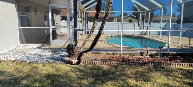 Building Photo - 4550 Fernway Dr